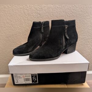 Waterproof leather black booties - New - Never been worn